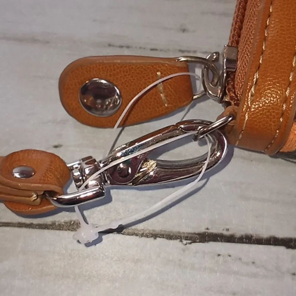 Relic Wristlet Wallet - Picture 7 of 7